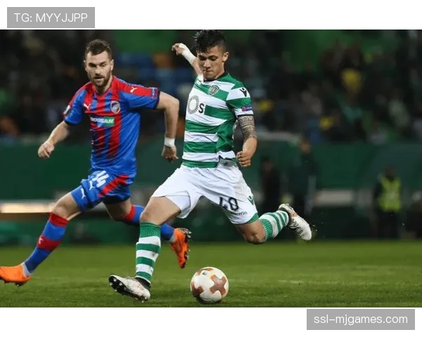 特写瞬间:穆西亚拉精彩穿裆过人后助攻,点燃安联球场